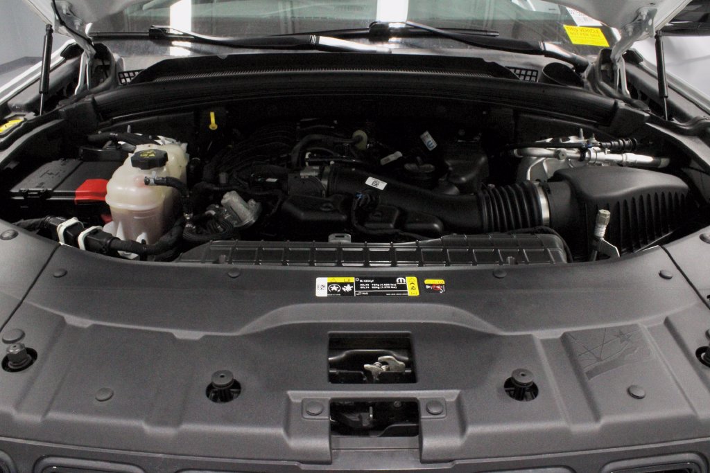 Used 2023 Jeep Grand Cherokee Altitude AWD/4WD image 16