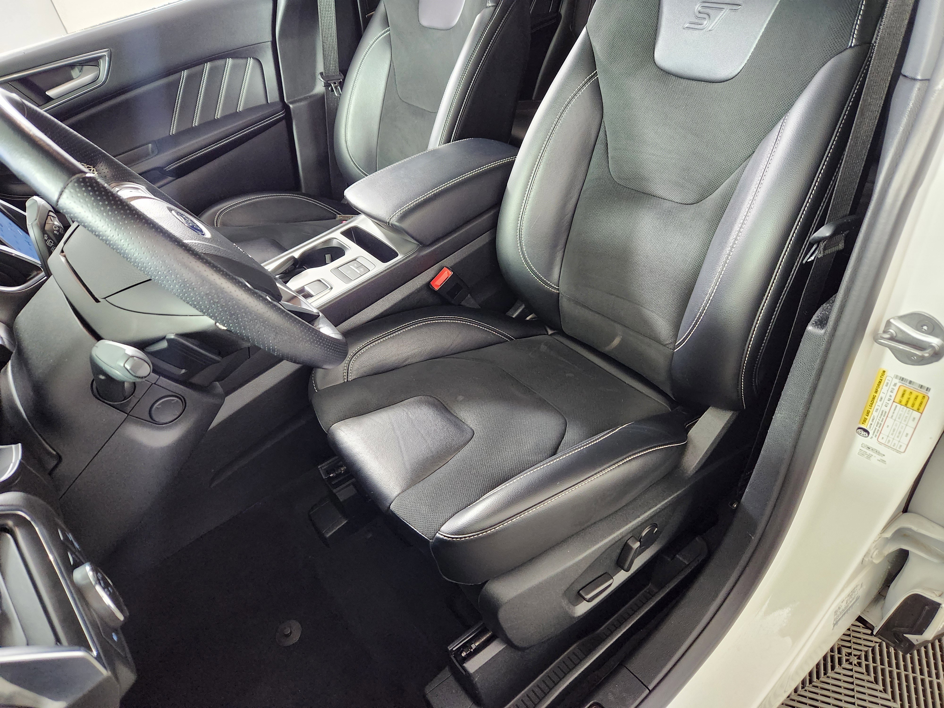 Certified 2022 Ford Edge ST w/ Equipment Group 401A image 12