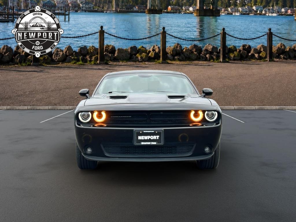 Used 2018 Dodge Challenger SXT w/ Blacktop Package RWD image 2