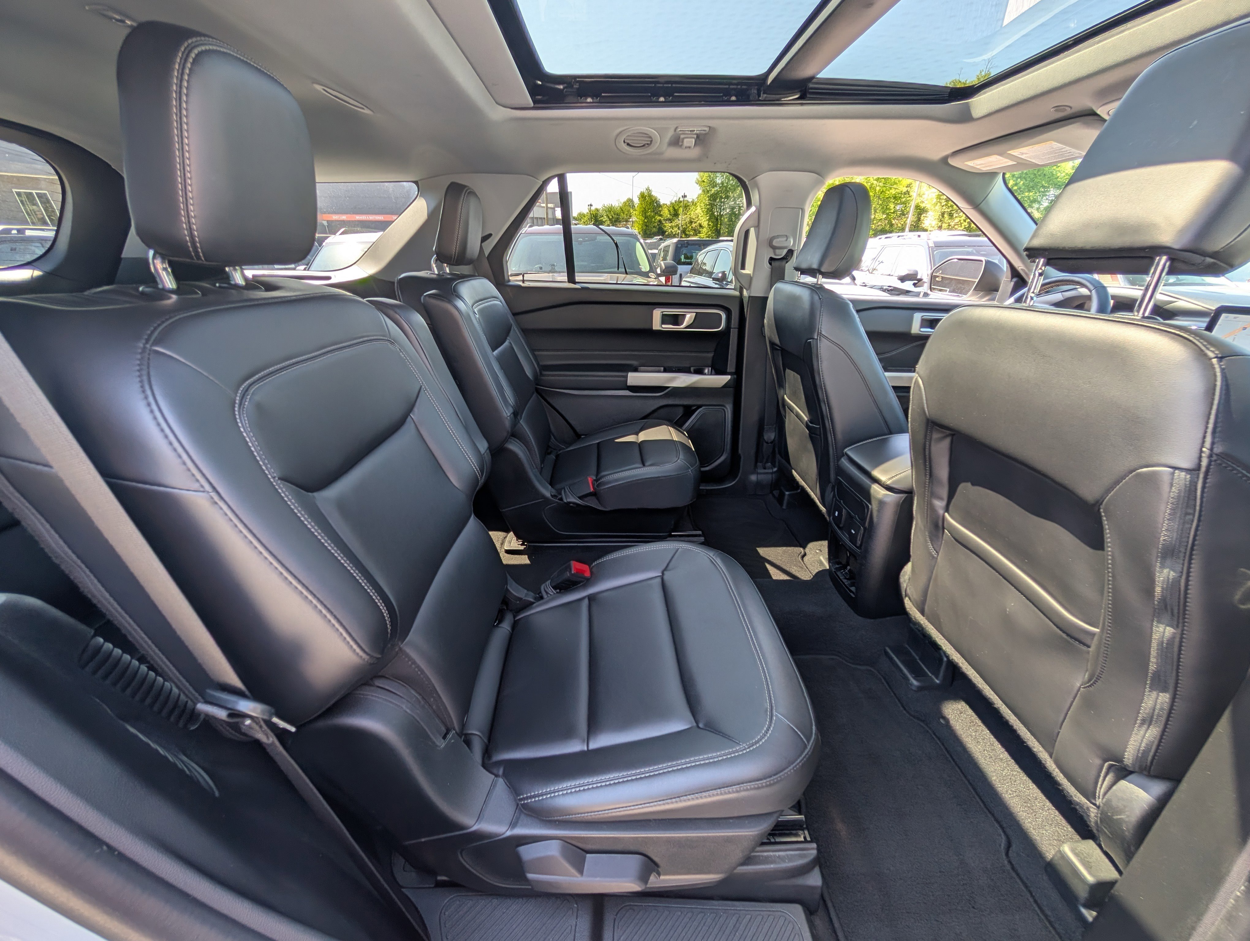 Certified 2023 Ford Explorer XLT w/ Equipment Group 202A AWD/4WD image 13