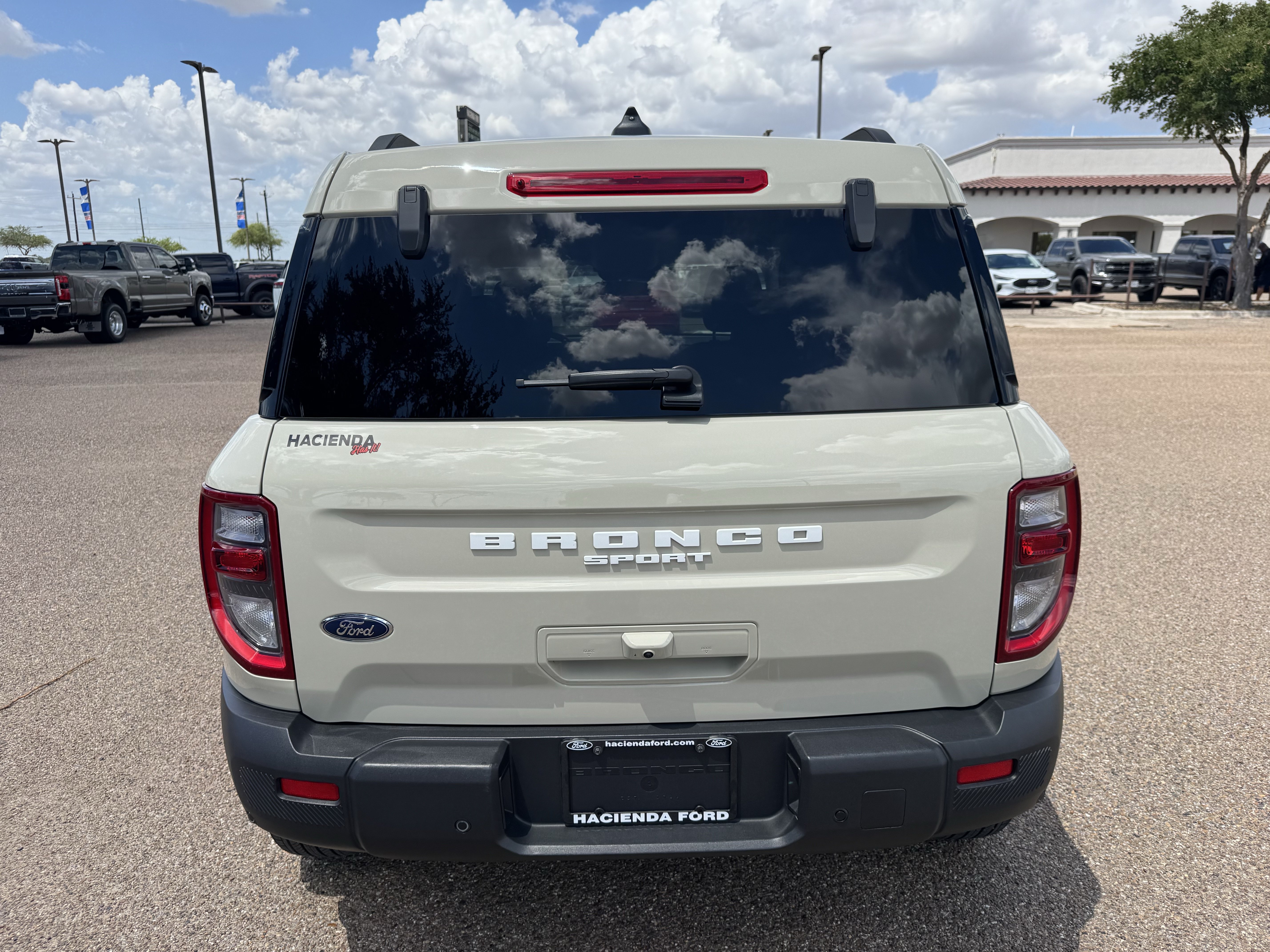 Certified 2024 Ford Bronco Sport Outer Banks w/ Tech Package AWD/4WD image 3