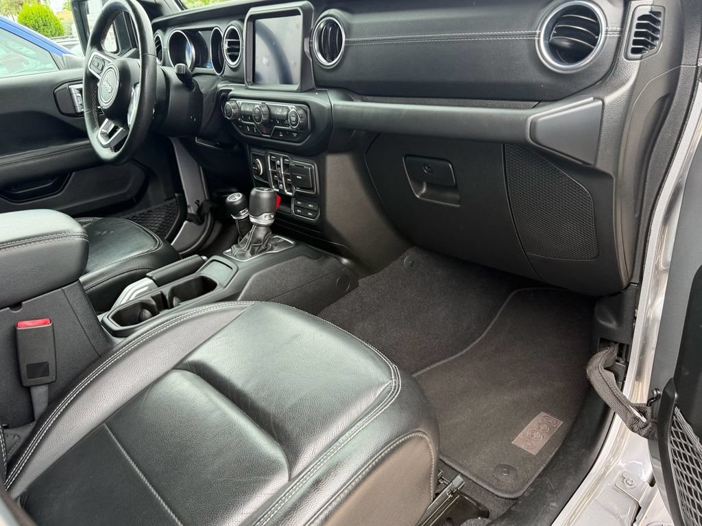 Used 2020 Jeep Gladiator Overland AWD/4WD image 14