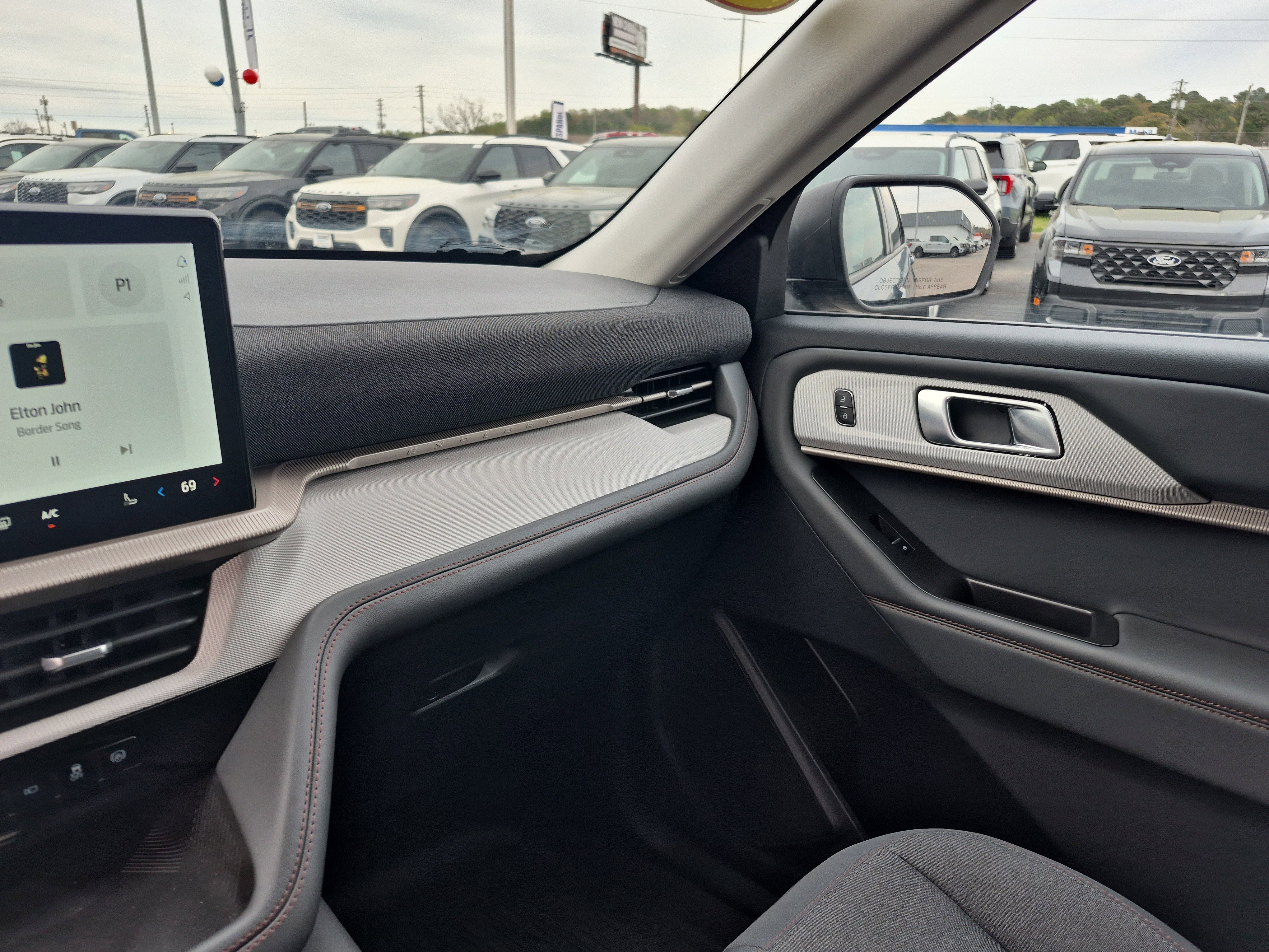 Certified 2025 Ford Explorer Active image 18