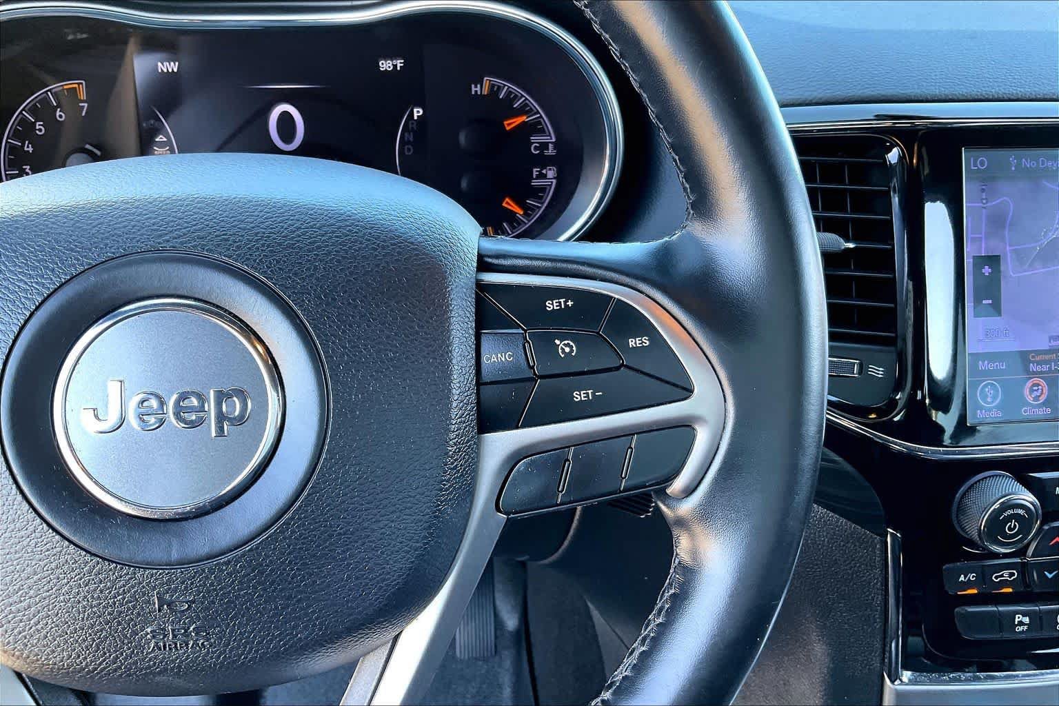Used 2020 Jeep Grand Cherokee Altitude AWD/4WD image 21