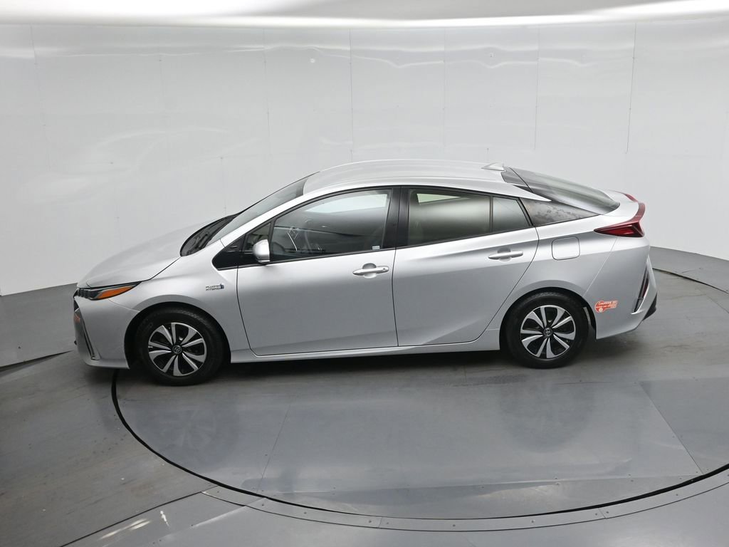 Used 2018 Toyota Prius Prime Plus w/ Carpet Mat Package FWD image 40
