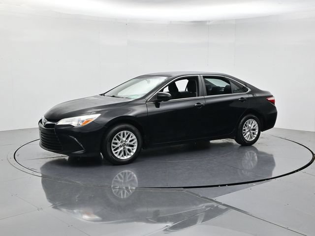 Used 2017 Toyota Camry LE FWD image 5