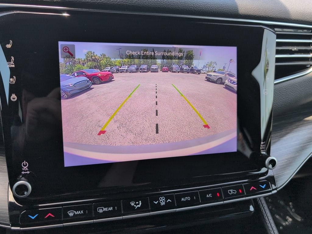 Used 2024 Jeep Wagoneer L Series II RWD image 20
