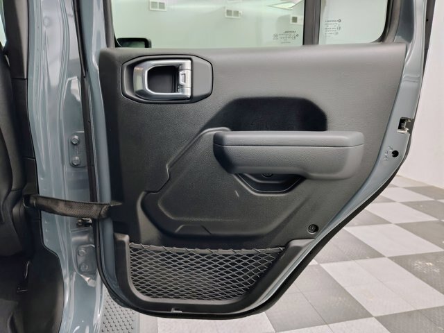 Used 2024 Jeep Wrangler Unlimited Rubicon AWD/4WD image 27
