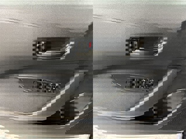 Used 2024 Toyota Corolla LE image 4