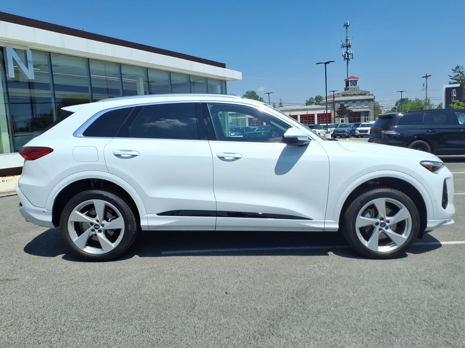 Used 2025 Audi Q5 Premium Plus AWD/4WD image 3