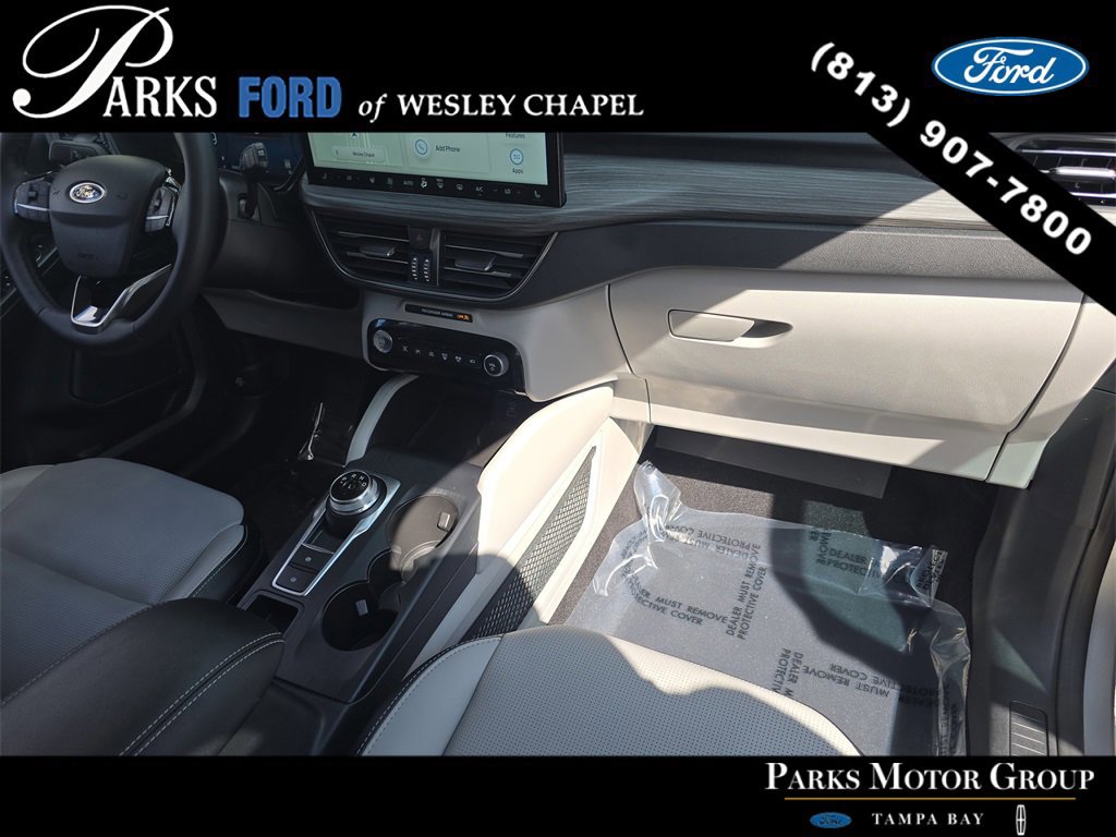 Certified 2023 Ford Escape Platinum w/ Class II Trailer Tow Package image 11