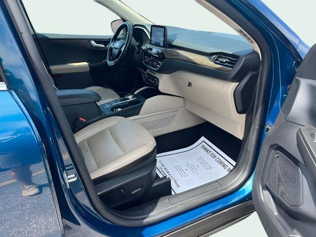 Certified 2020 Ford Escape Titanium AWD/4WD image 18