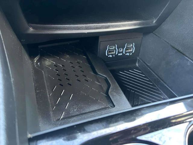 Used 2025 Chrysler Pacifica Limited FWD image 36