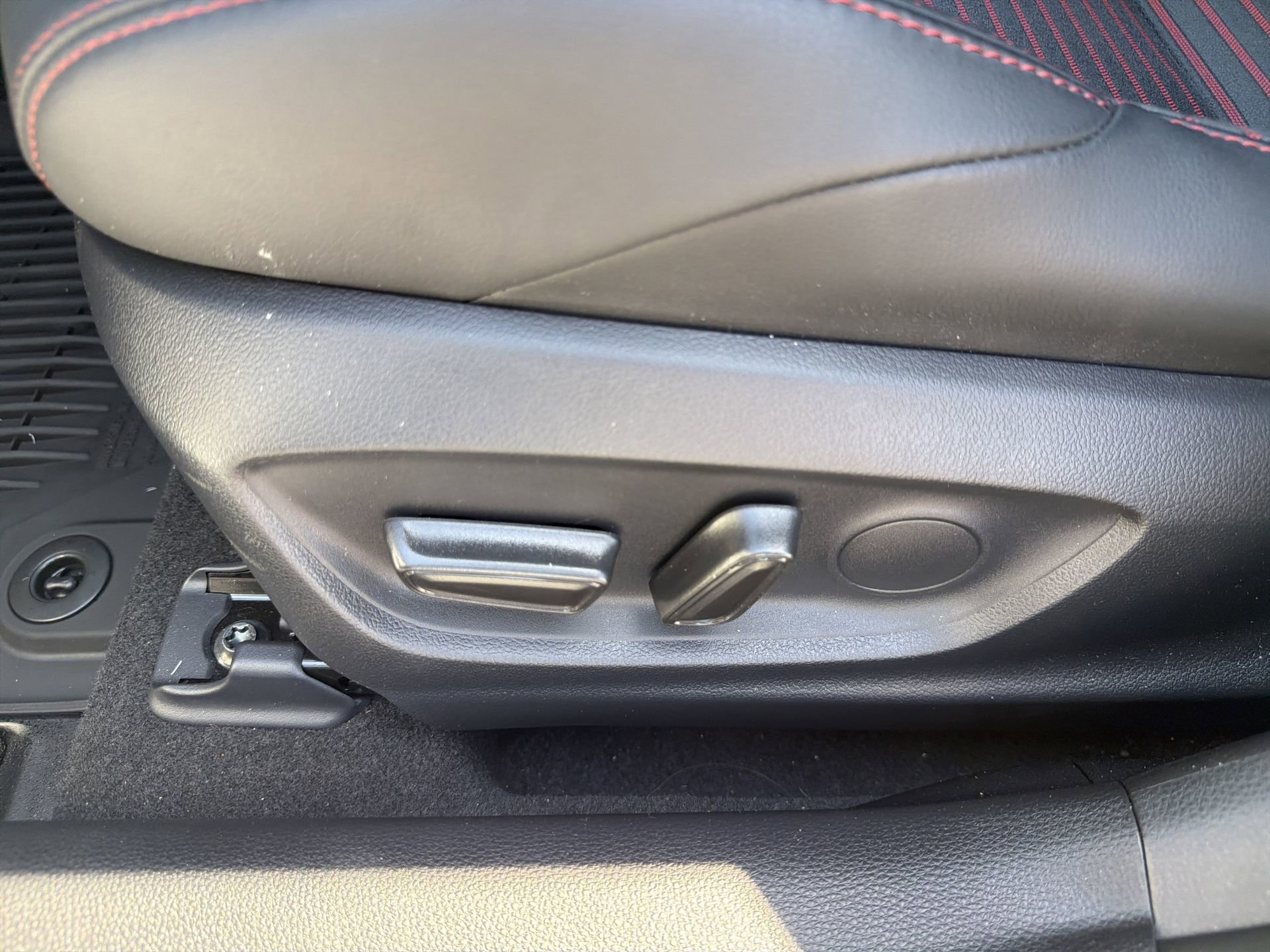 Used 2025 Toyota Corolla XSE image 25