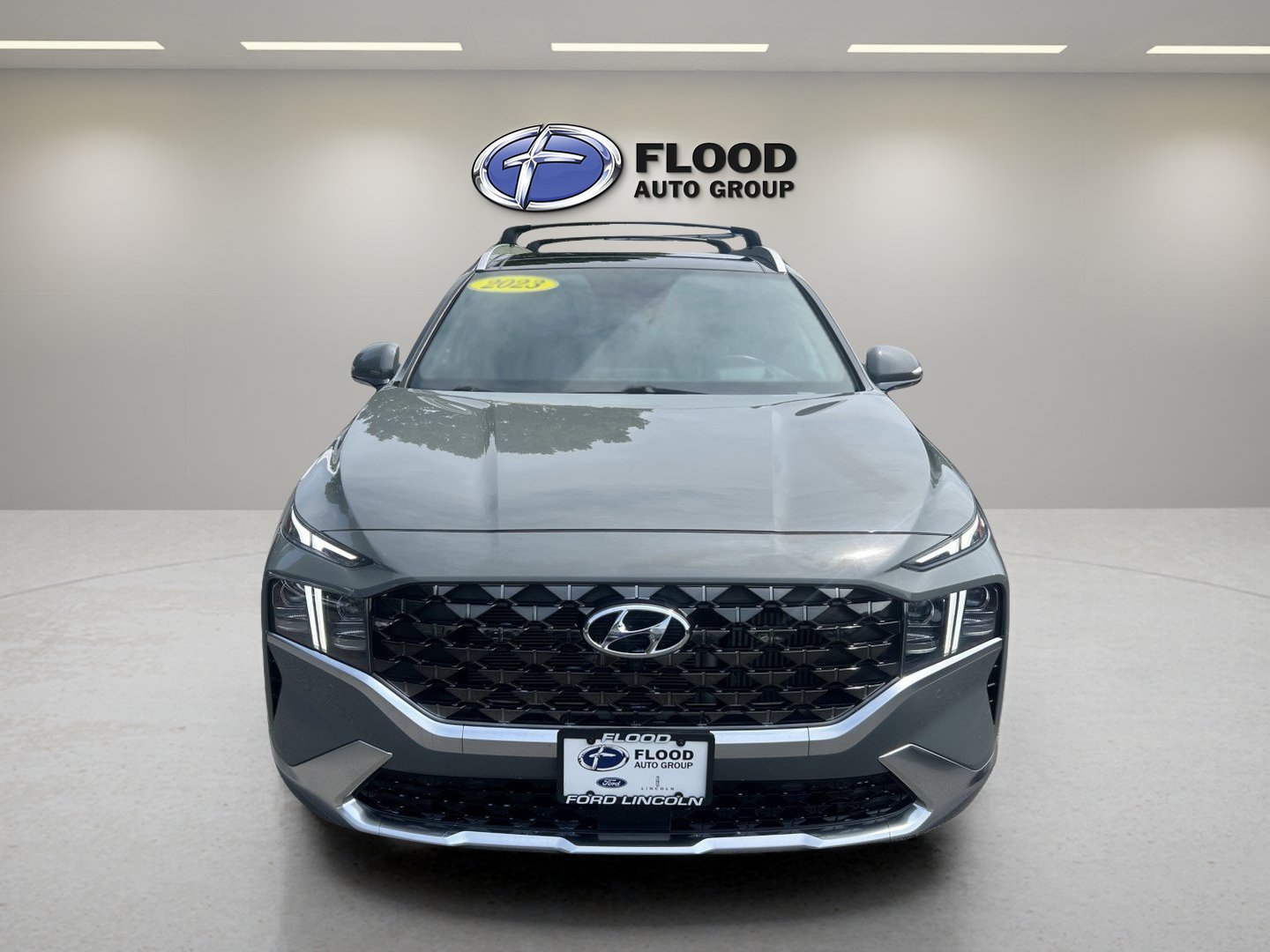Used 2023 Hyundai Santa Fe Calligraphy AWD/4WD image 2