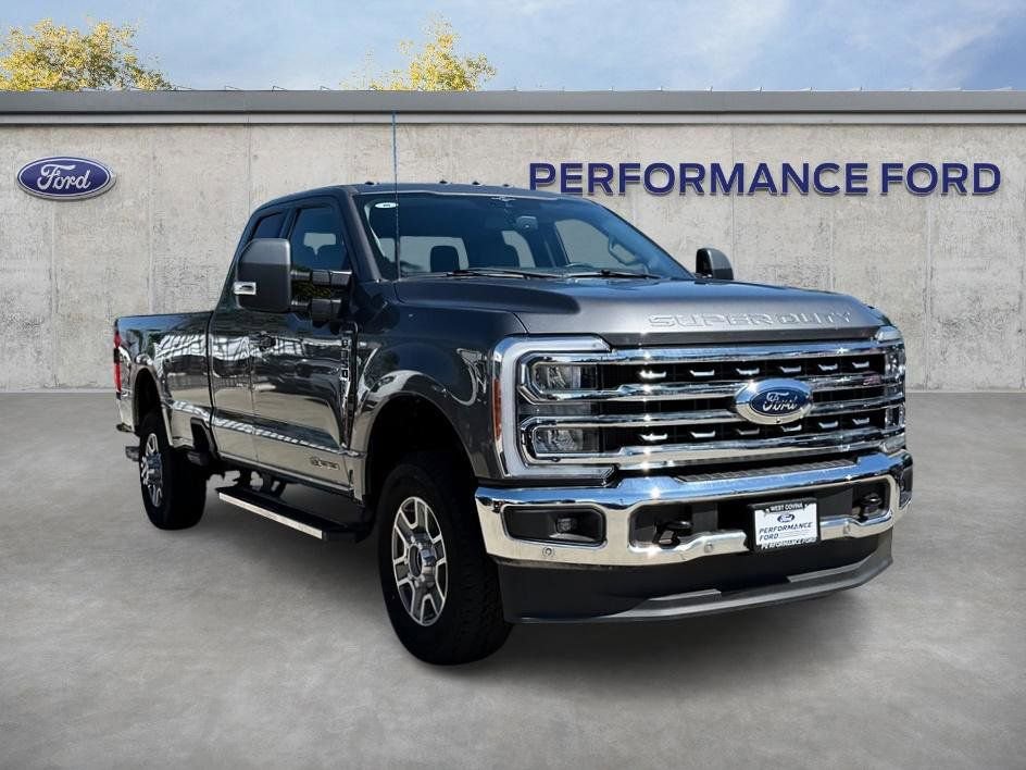Certified 2023 Ford F350 Lariat w/ Tow Technology Package image 4