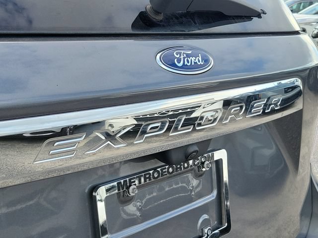 Certified 2023 Ford Explorer XLT w/ Equipment Group 202A RWD image 6