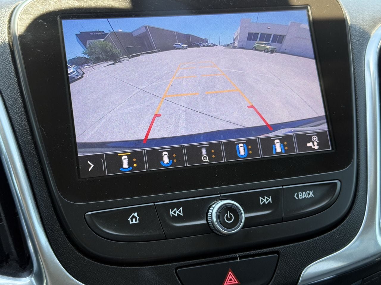 Used 2020 Chevrolet Equinox Premier FWD image 18
