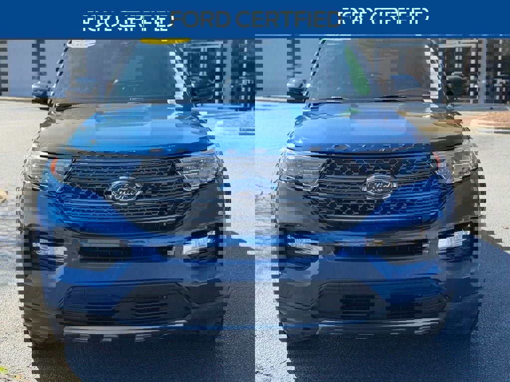 Certified 2022 Ford Explorer XLT w/ Equipment Group 202A image 8