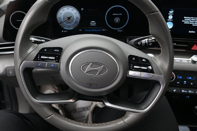 Used 2025 Hyundai Elantra SEL FWD image 9