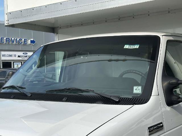 Certified 2023 Ford E-450 and Econoline 450 Super Duty w/ Power Windows & Locks Group RWD image 9