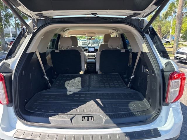 Certified 2021 Ford Explorer XLT w/ Equipment Group 202A RWD image 18