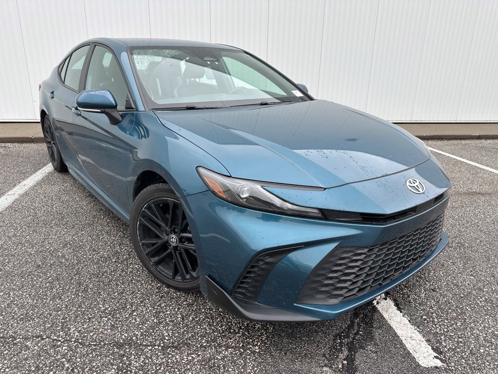Used 2025 Toyota Camry SE FWD image 10