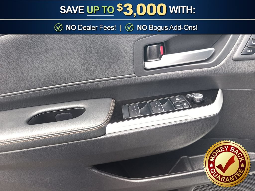 Used 2025 Toyota Sienna Platinum FWD image 16