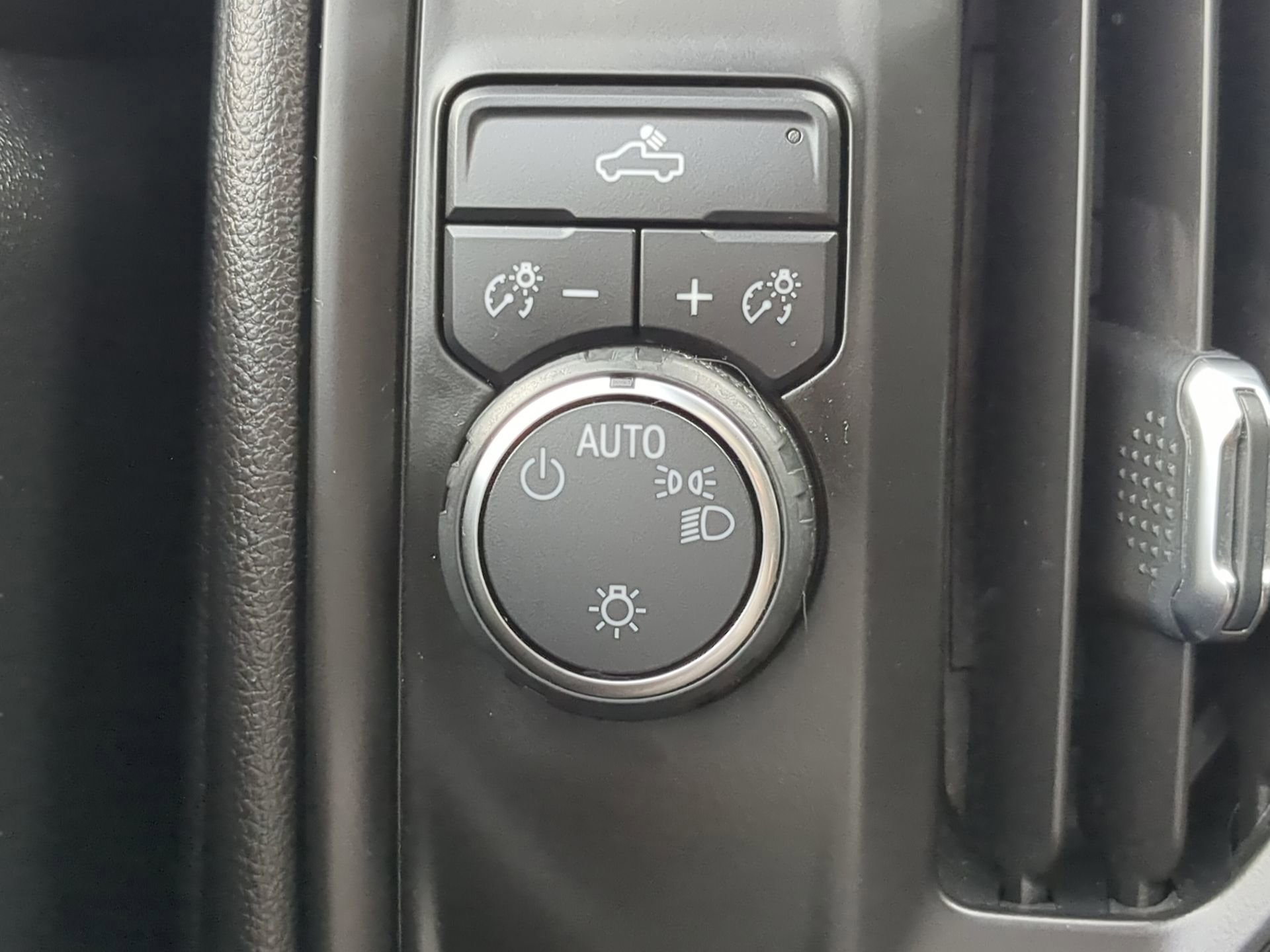 Used 2019 Chevrolet Silverado 1500 Custom w/ Custom Convenience Package image 54