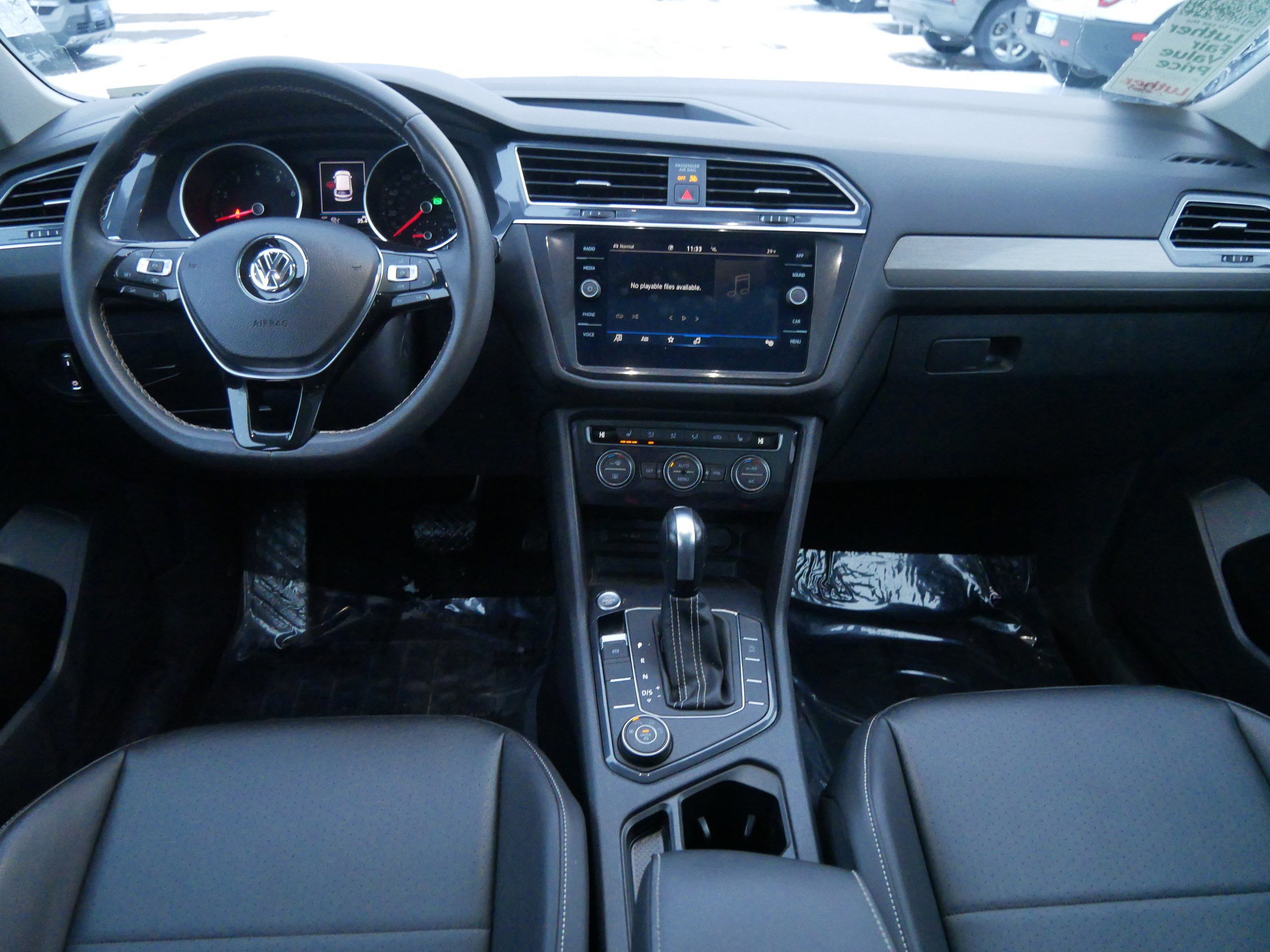 Used 2021 Volkswagen Tiguan SE w/ Panoramic Sunroof Package image 10