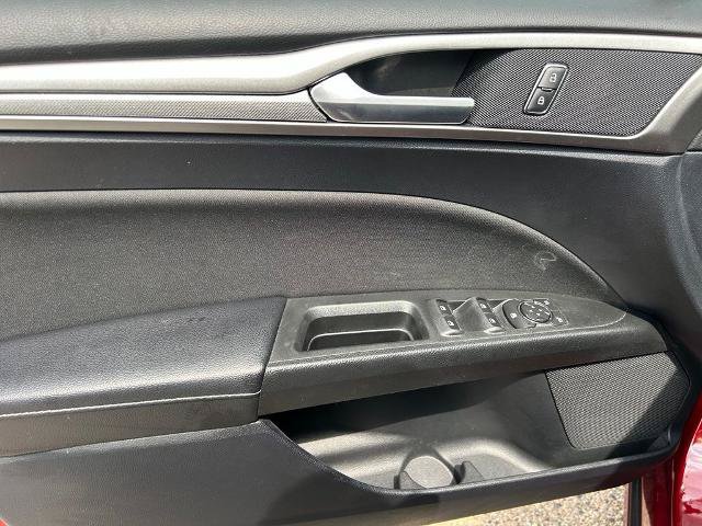 Certified 2019 Ford Fusion SE AWD/4WD image 11