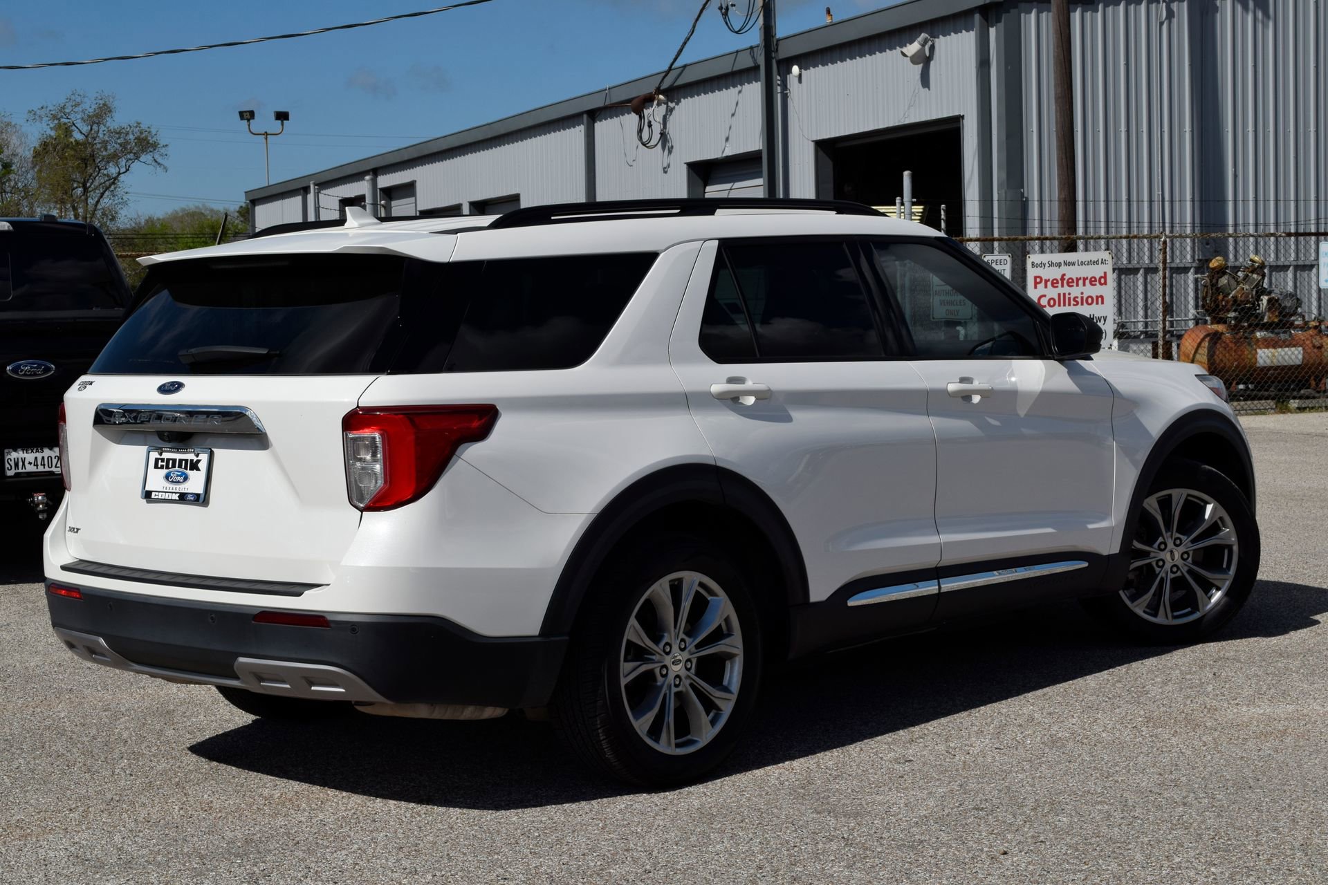 Certified 2022 Ford Explorer XLT w/ Equipment Group 202A image 6