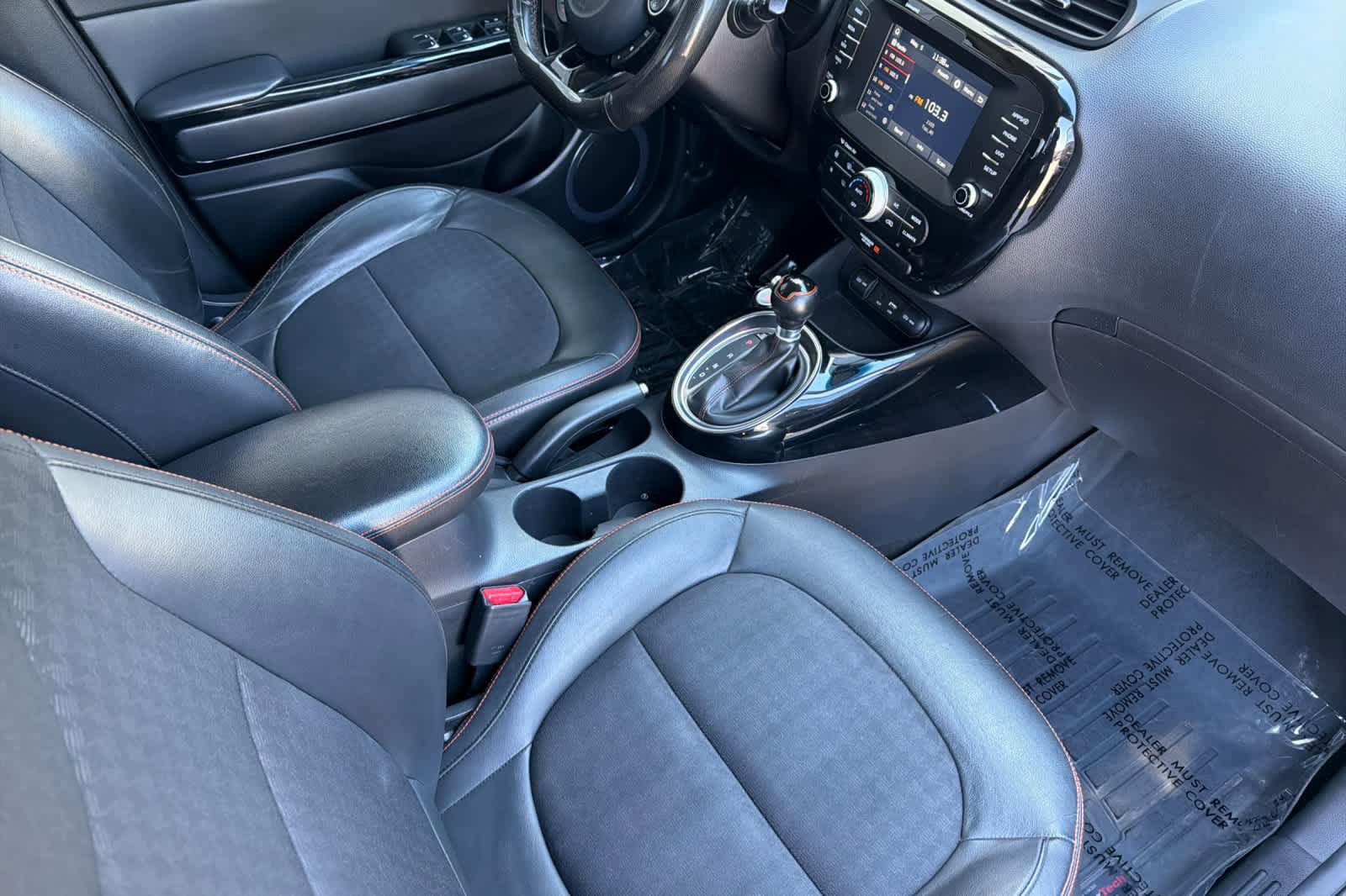 Used 2018 Kia Soul ! FWD image 16