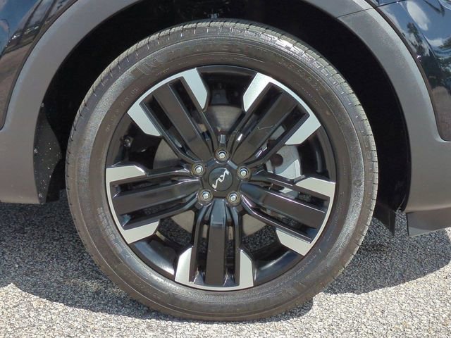 Used 2024 Kia Telluride SX w/ Towing Package image 11