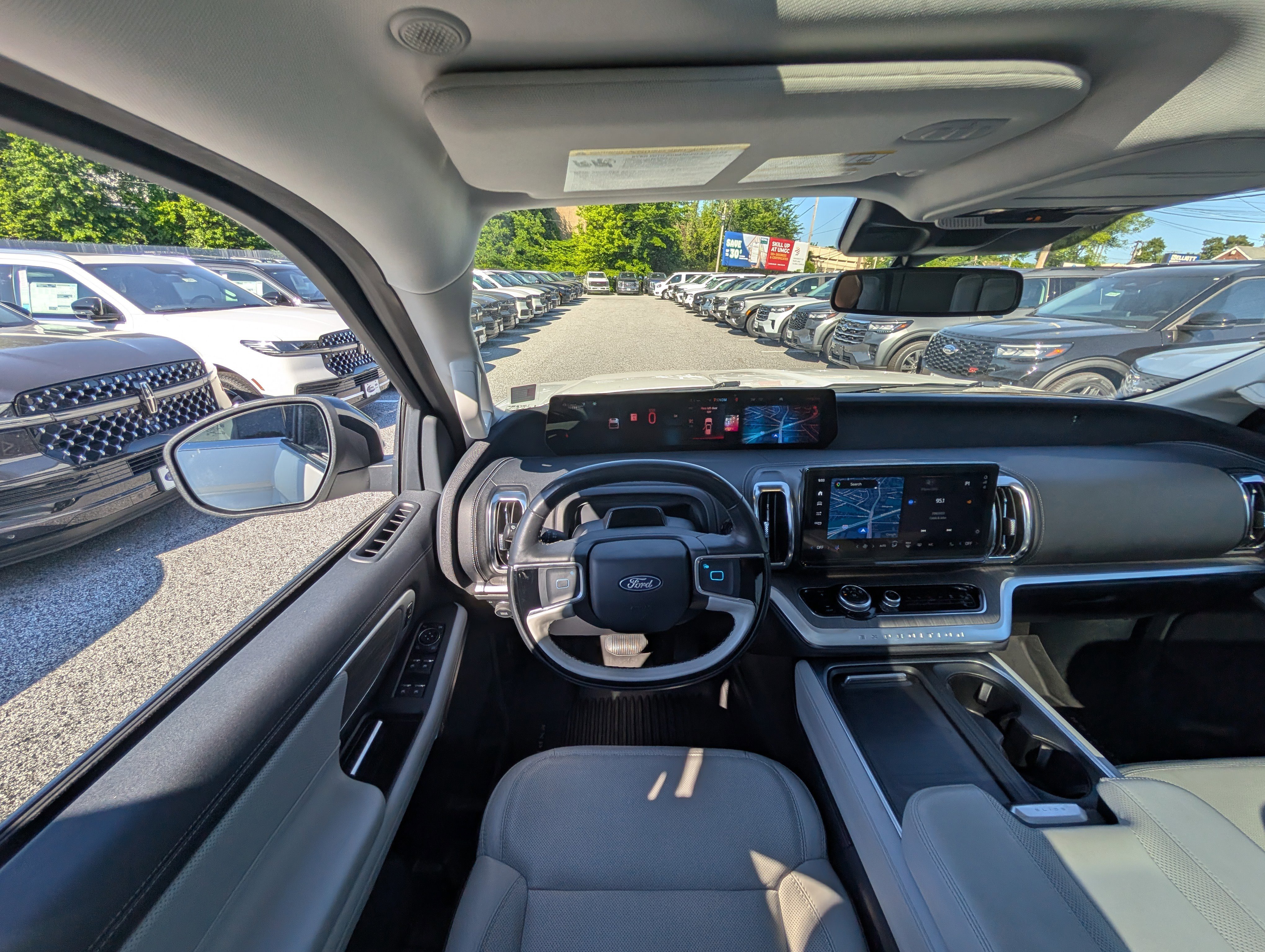 Certified 2025 Ford Expedition Platinum w/ Platinum Ultimate Package AWD/4WD image 23