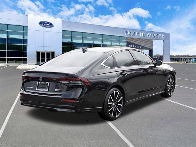 Used 2025 Honda Accord Touring image 4