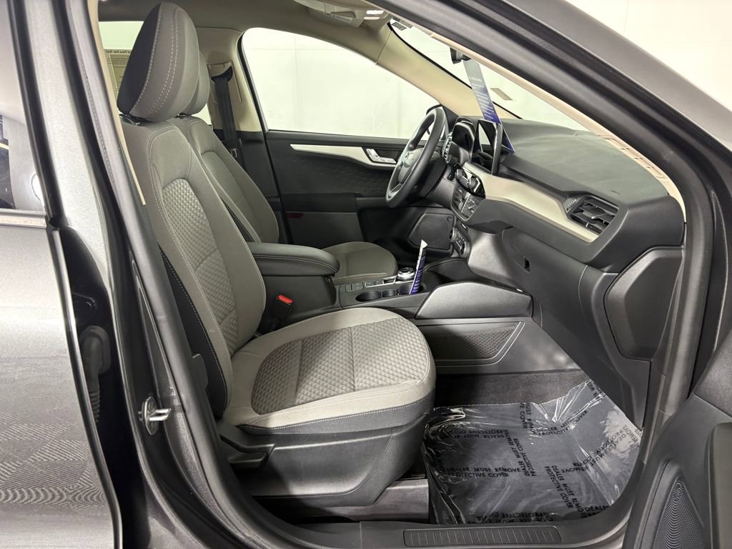 Certified 2020 Ford Escape SE image 35