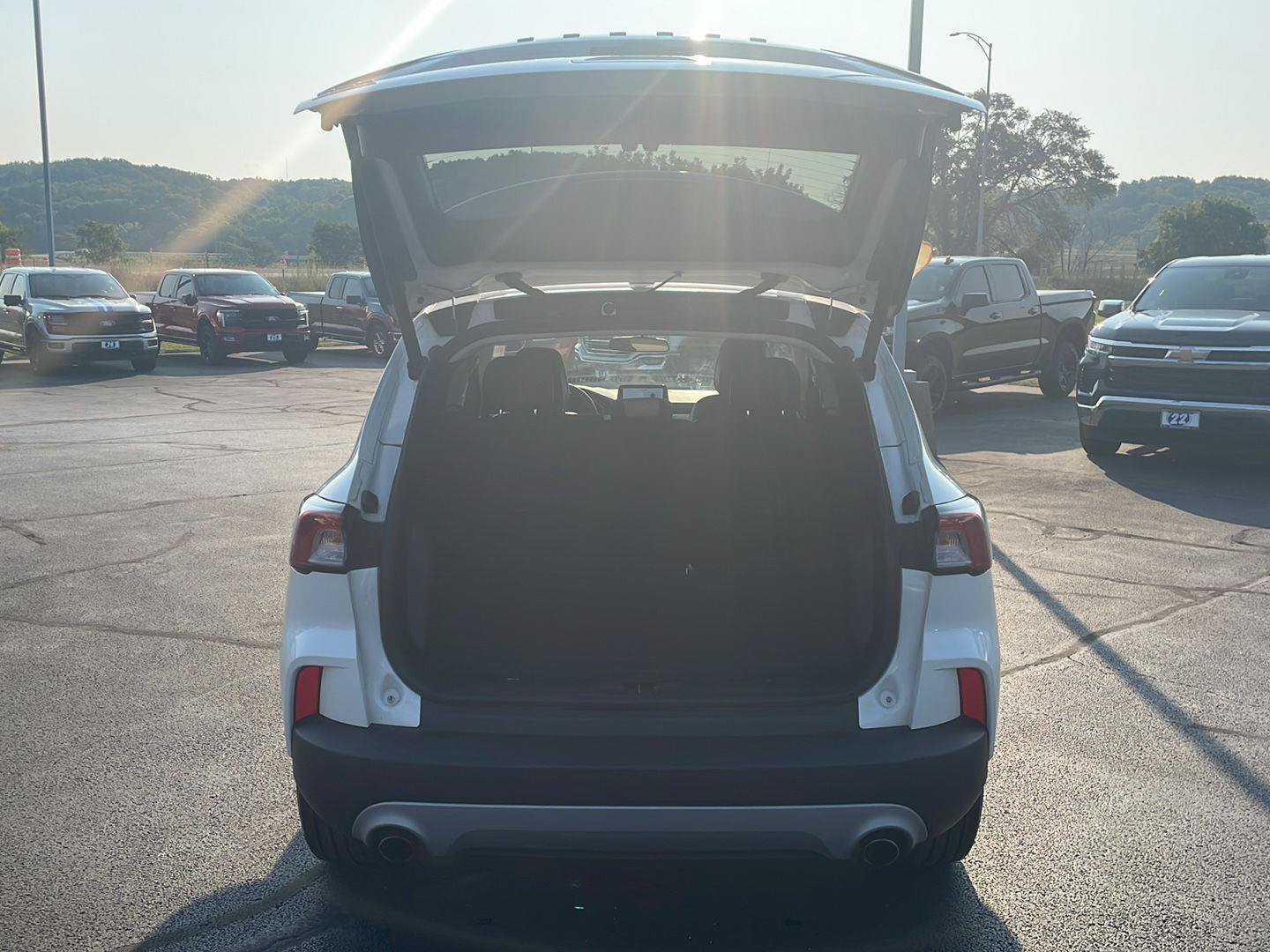 Certified 2022 Ford Escape SEL w/ Technology Package FWD image 27