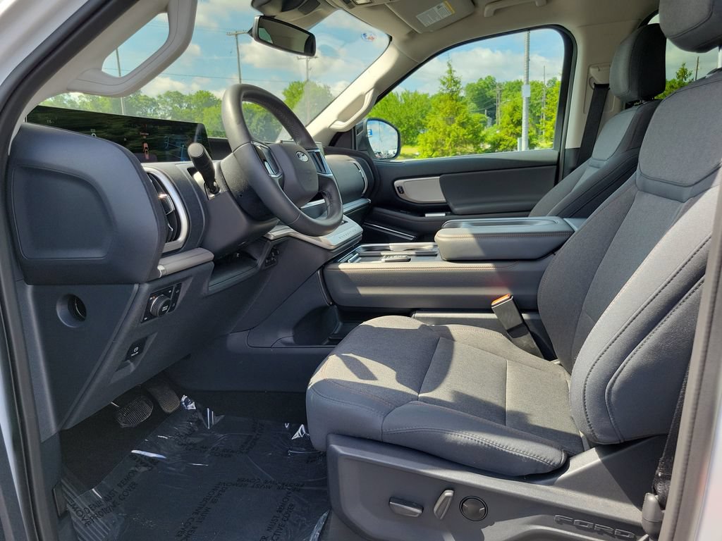 Certified 2025 Ford Expedition Max Active AWD/4WD image 8