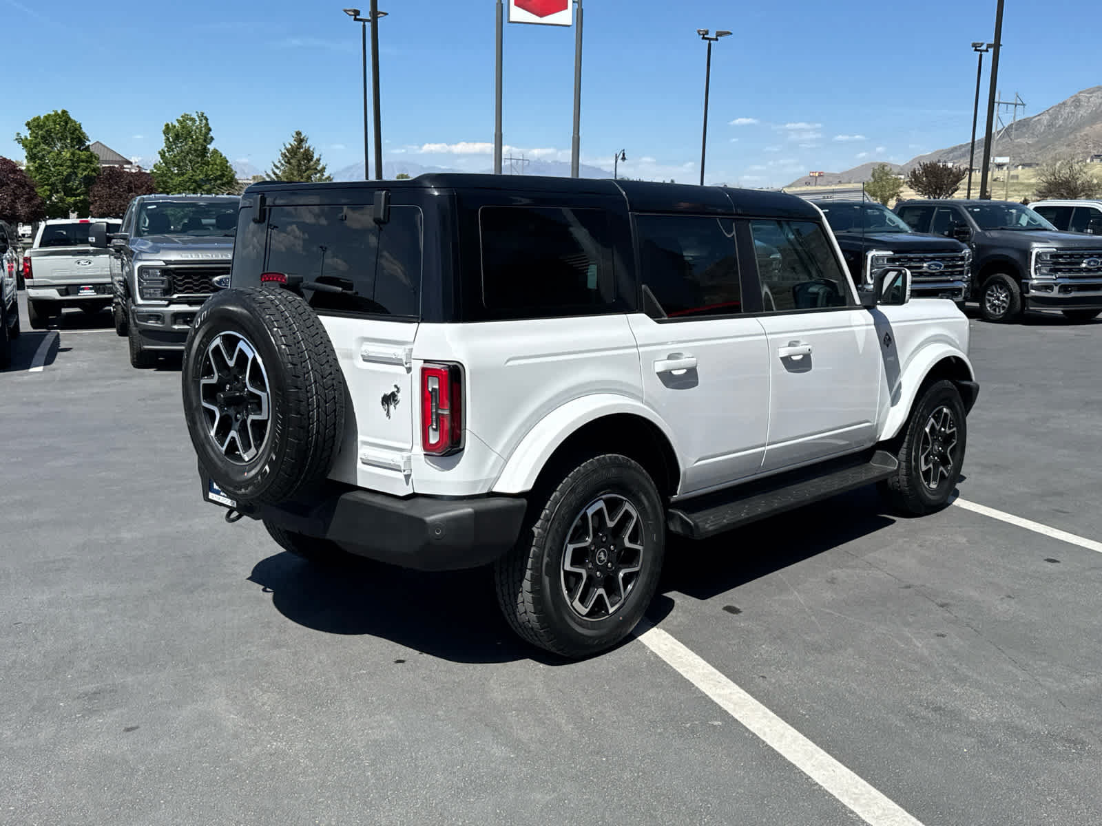 Certified 2025 Ford Bronco Outer Banks AWD/4WD image 6