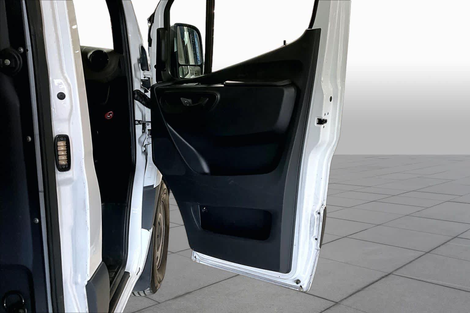 Used 2023 Mercedes-Benz Sprinter 2500 image 18