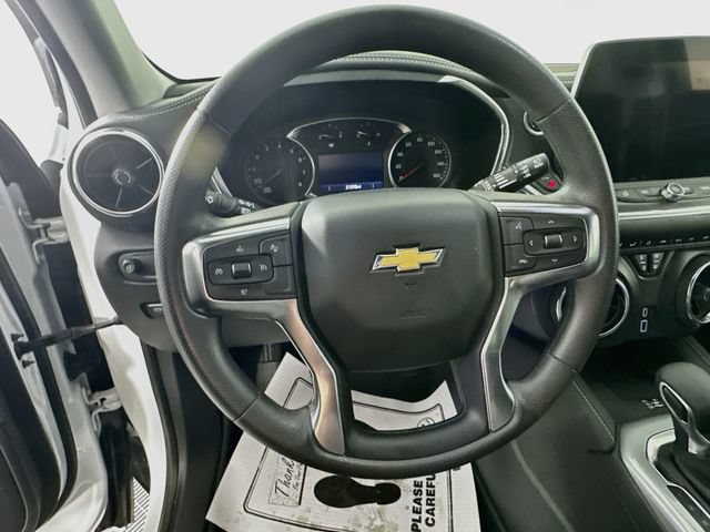 Used 2025 Chevrolet Blazer LT w/ Convenience Package FWD image 17