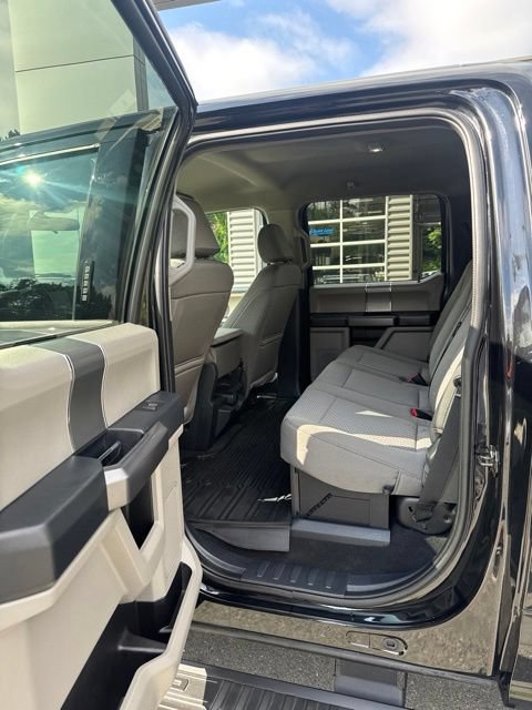 Certified 2022 Ford F250 XLT w/ Black Appearance Package AWD/4WD image 21