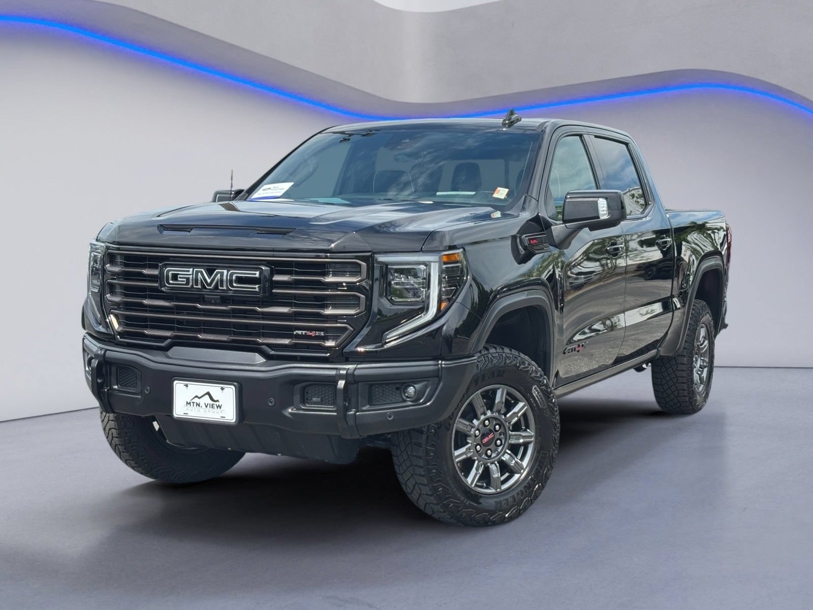 Used 2026 GMC Sierra 1500 AT4X w/ LPO, Black Badging Package AWD/4WD image 2