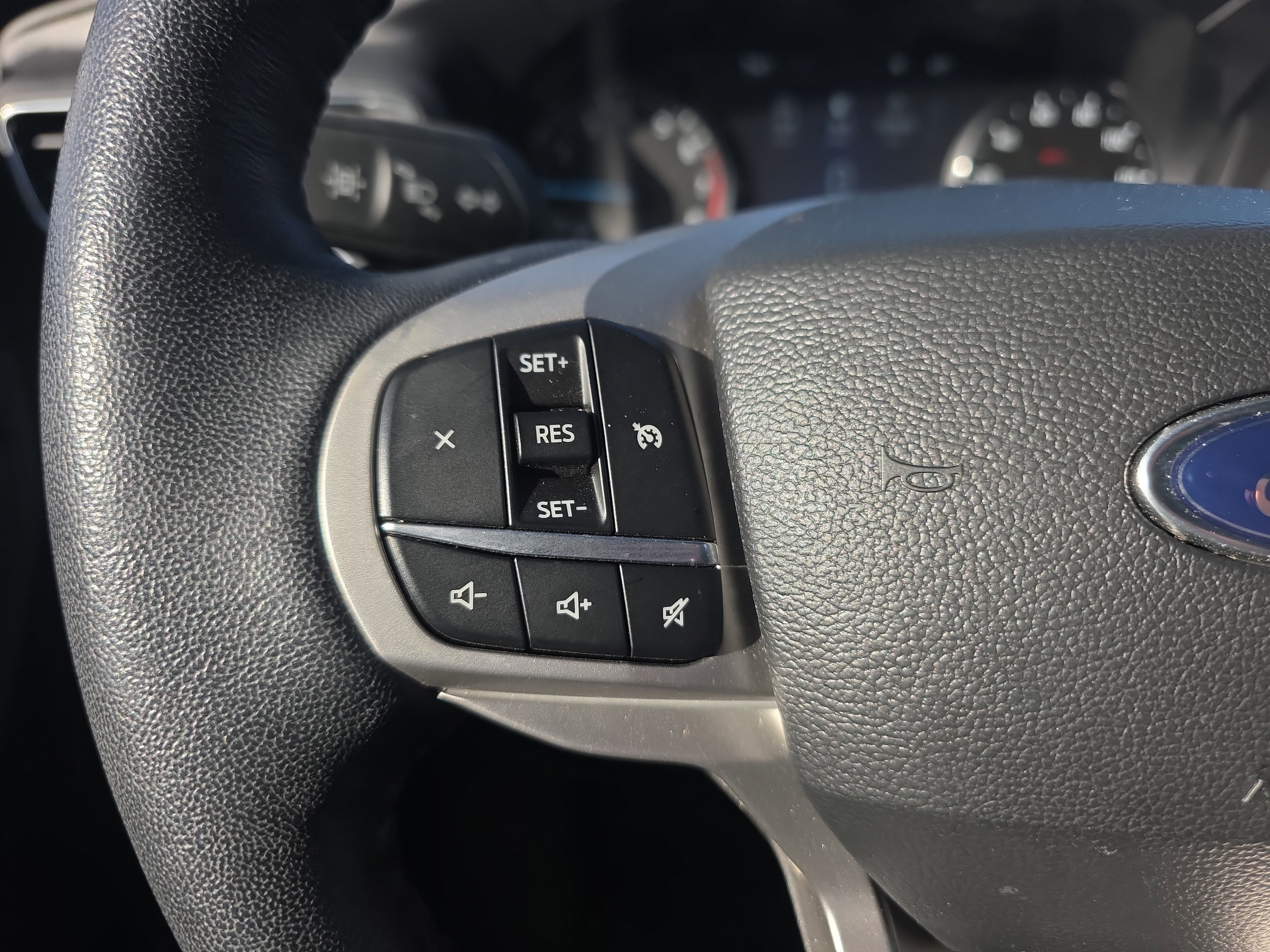 Certified 2022 Ford Explorer XLT w/ Equipment Group 202A image 29