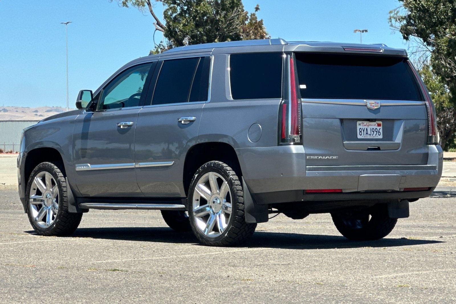 Used 2019 Cadillac Escalade Luxury RWD image 5