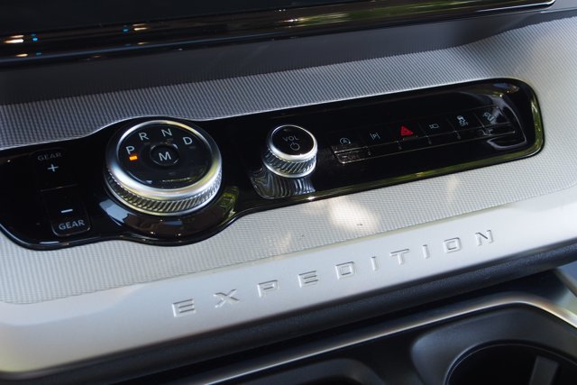 Certified 2025 Ford Expedition Active AWD/4WD image 29