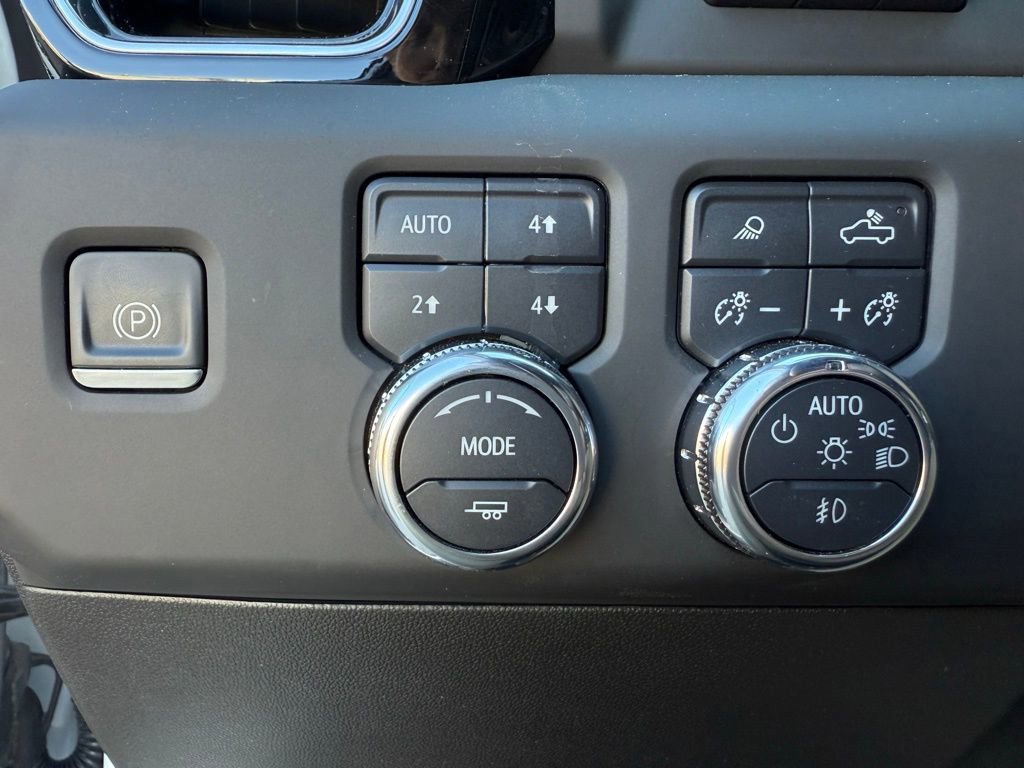 Used 2024 GMC Sierra 3500 Denali w/ Denali Reserve Package image 16