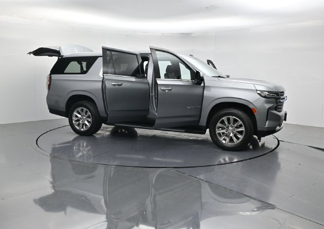 Used 2024 Chevrolet Suburban Premier AWD/4WD image 55