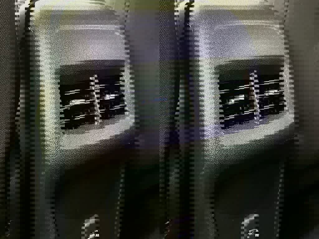 Used 2020 Chevrolet Equinox LT w/ LPO, Floor Liner Package image 13